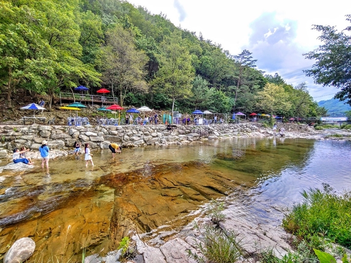 1.  Gyeonggi & Seoul